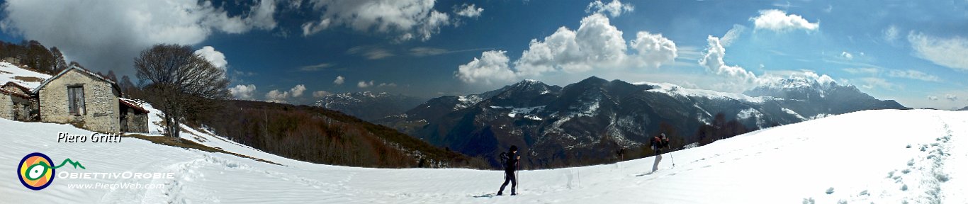 56 nel bel mezzo dei prati innevati ....jpg